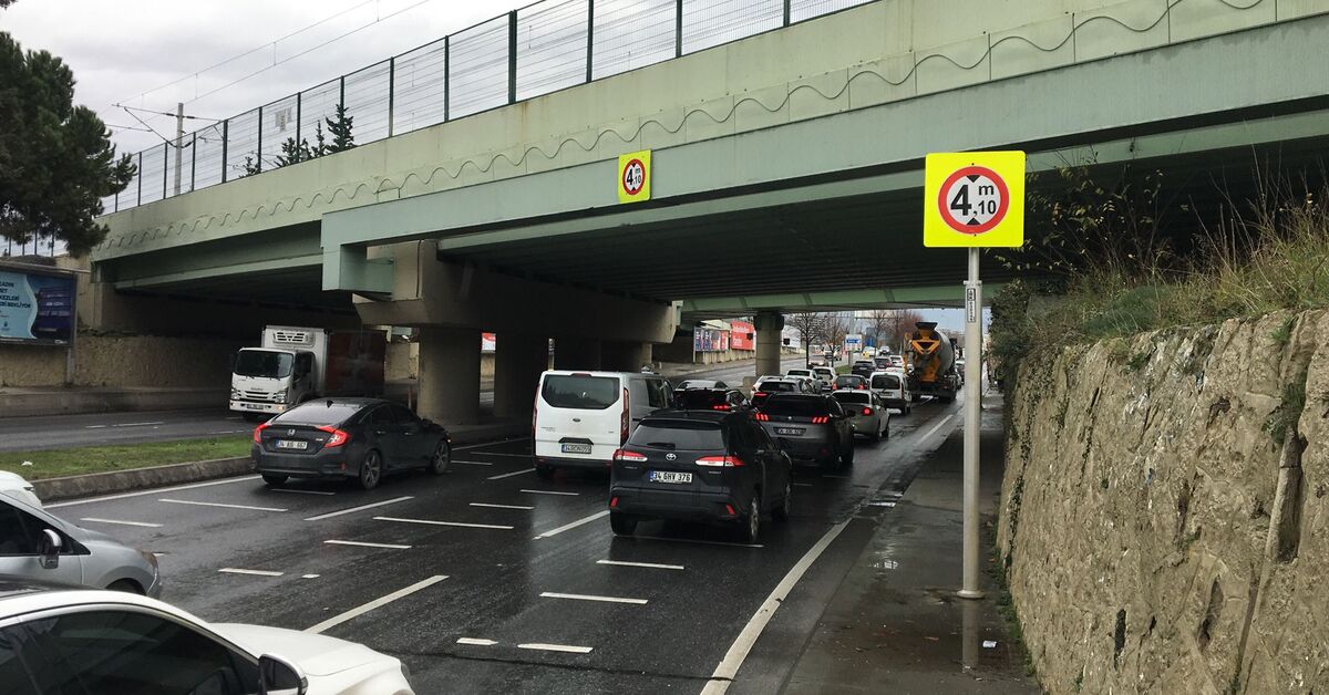 Bakırköy’de trafik kazalarıyla gündeme gelen alt geçitte yolun kotu düşürülecek
